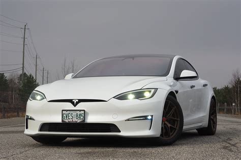 Tesla Model S Plaid Performance Review | Driving