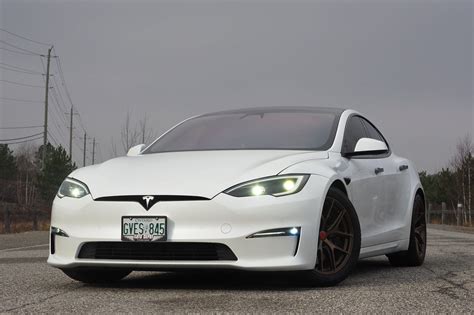 Tesla Model S Plaid Performance Review | Driving