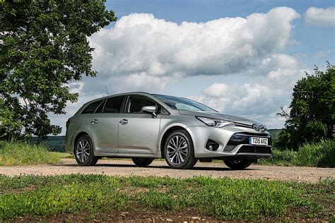 2015 Toyota Avensis Touring Sports Specs & Photos - autoevolution