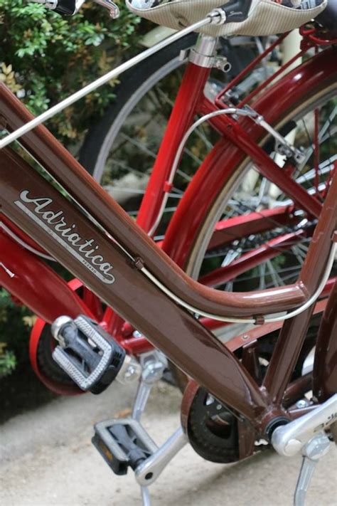 #Adriatica Retro en chocolate y en rojo www.avantum.info/adriatica | Bicicletas clasicas ...