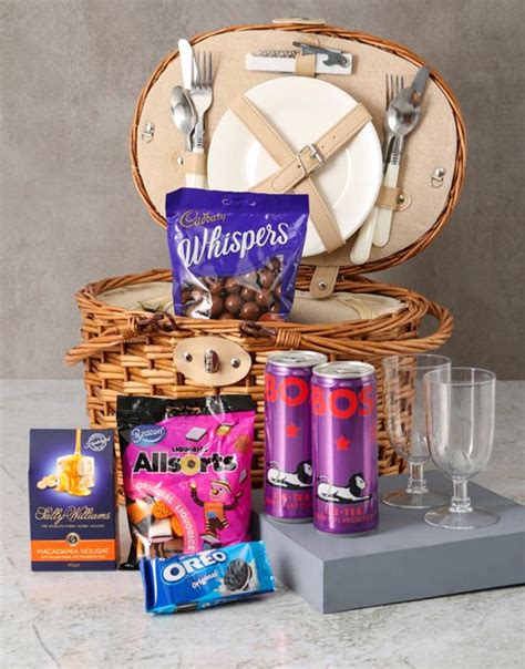 Keep It Classy Picnic Basket Hamper - Hamperlicious