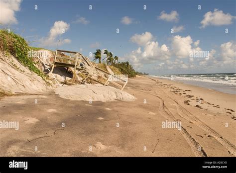 Hurricane jeanne damage hi-res stock photography and images - Alamy