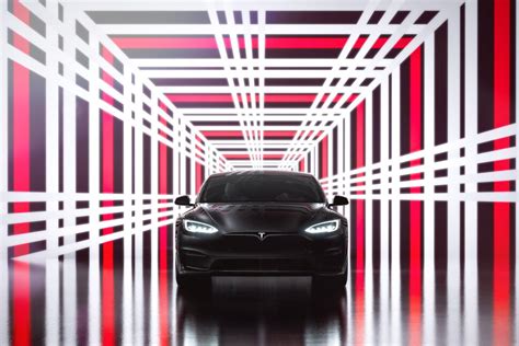 The Coolest Tesla Model S Plaid Features | U.S. News