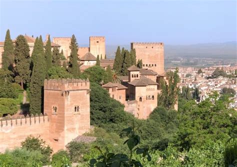 History of the Alhambra's Paradisal Gardens and Courtyards - Lions in the Piazza