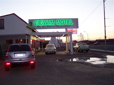 Inside the Wigwam Village – Automotive American