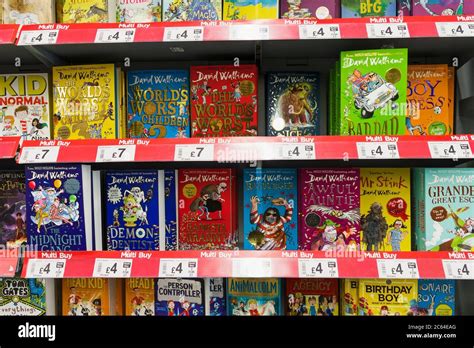 David walliams books hi-res stock photography and images - Alamy