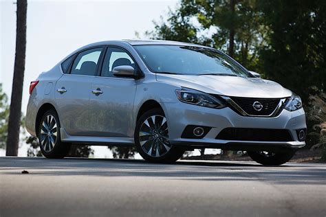 NISSAN Sentra Specs & Photos - 2015, 2016, 2017, 2018, 2019 - autoevolution