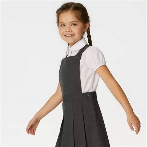 Girls School Uniform Apron at Rs 180 in New Delhi | ID: 2851778647930