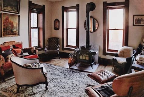 This Is What a 1870s Italianate Farmhouse in Iowa Looks Like on the Inside (& We Approve ...