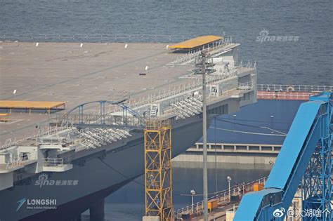 Asian Defence News: Photos of new Chinese aircraft carrier under construction