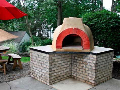 How to Build an Outdoor Pizza Oven | HGTV