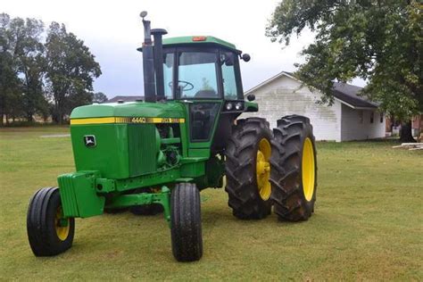 John Deere 4440 Tractor Maintenance Guide & Parts List