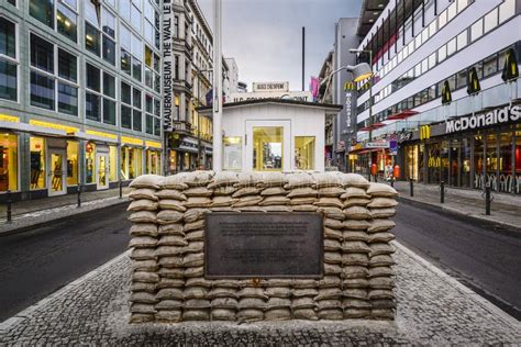 Checkpoint Charlie editorial stock image. Image of memorial - 10782549