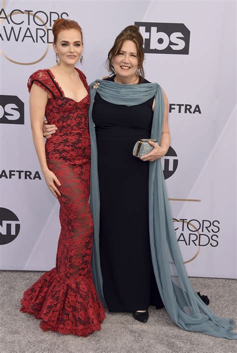 SAG Awards red carpet fashion: PHOTOS - ABC7 New York