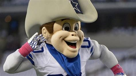 Cowboys’ mascot showdown: Rowdy vs. ‘Crazy Chris’ Christie | Fort Worth ...