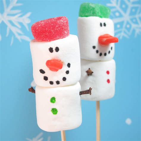 Marshmallow snowmen! Easy Christmas or winter treat ideas.