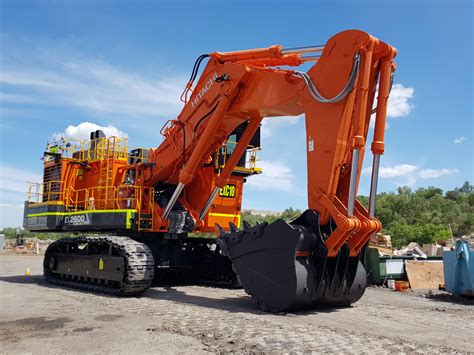 I spent today commissioning this brand new Hitachi Ex2600-7 mining excavator. Cool to be the ...