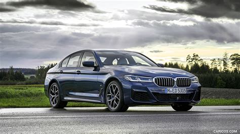 BMW 5 Series | 2021MY 540i xDrive M Sport Package | Front Three-Quarter