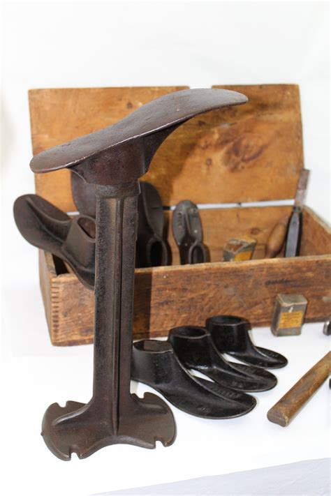 Antique Shoe Repair, Cobbler Repairing Kit, Shoe Anvil, Antique Cobbler Anvil, Wood Crate