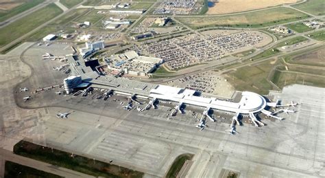 Edmonton International Airport aims to become carbon neutral by 2040