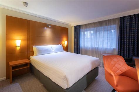 Holiday Inn LONDON - REGENT'S PARK Deals & Reviews, London | LateRooms.com