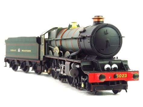 Hornby R3534. King Class|6023 “King Edward II”|In GWR Green Livery|Garter Crest - Olivias Trains