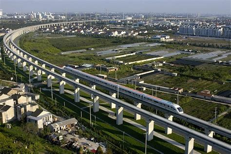 The Best Photos of the Shanghai Maglev