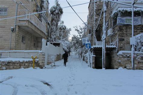 Cosmic X in Jerusalem: Snow in Jerusalem!