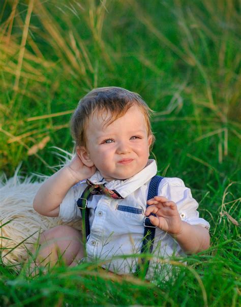 Toddler Boy Outdoor Photography Ideas