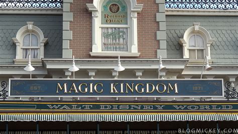 PHOTOS + VIDEO - Walt Disney World Railroad Station "Magic Kingdom" sign changed after refurbishment