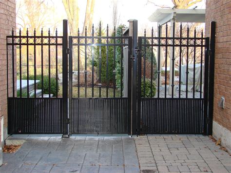 Aluminum Fence Gates in Toronto and GTA