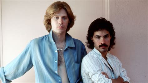 Daryl Hall granted restraining order against former bandmate John Oates | Fox News