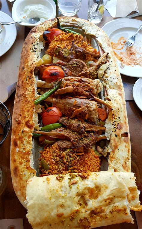 [I ate] a Turkish/Arabic cuisine called Mozat : r/food