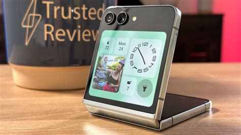 Samsung’s Cover Display Mistake Could Spell Trouble for the Z Flip 5