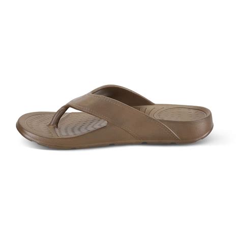 The Comfort Fit Orthopedic Flip Flops - Hammacher Schlemmer