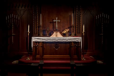 Altar at Christ Episcopal Church Springfield, Missouri | Breakfast in America