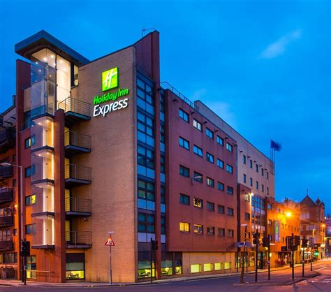 HOLIDAY INN EXPRESS GLASGOW CITY CENTRE RIVERSIDE (Szkocja) - opinie o hotel oraz porównanie cen ...