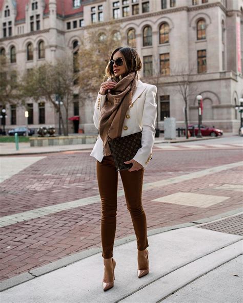 Brown Is the New Black: 14 Outfit Ideas How to Make the Trend Work for You