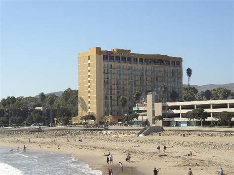 Crowne Plaza Ventura Beach, Ventura, CA - California Beaches