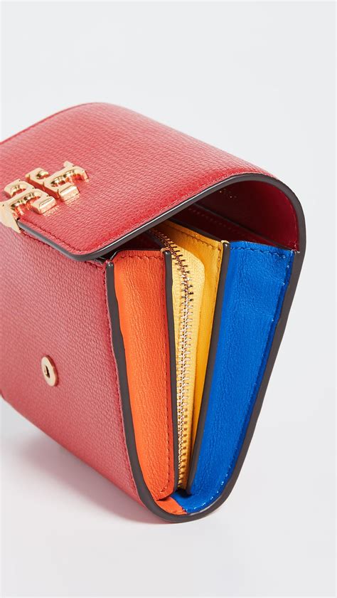 Tory Burch Leather Kira Foldable Medium Wallet in Red - Lyst