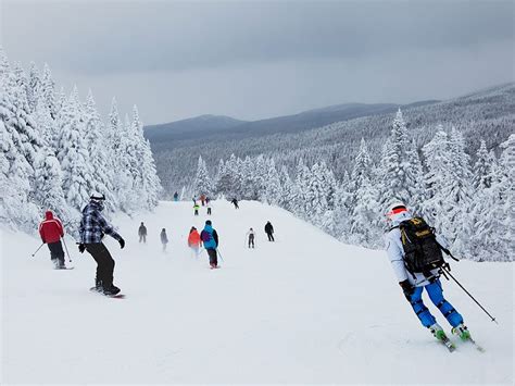 20 French Phrases You Should Know Before Skiing in Quebec