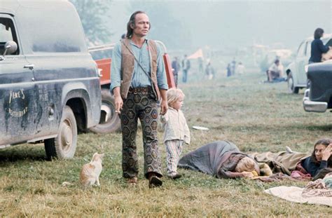 Remembering the Original Woodstock Through Old Photos, 1969 - Rare ...