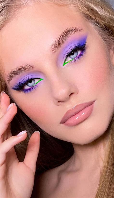 Gorgeous Makeup Trends To Be Wearing in 2021 : Bright Lavender Swoosh