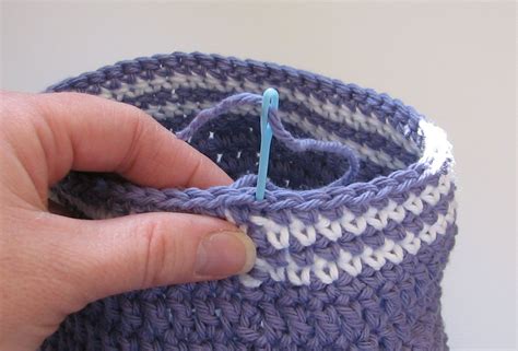 How to Fasten Off Your Crochet Project - Ambassador Crochet | Crochet ...