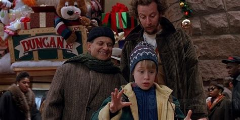 8 Christmas Movies That Make New York City Look Like A Magical Holiday ...