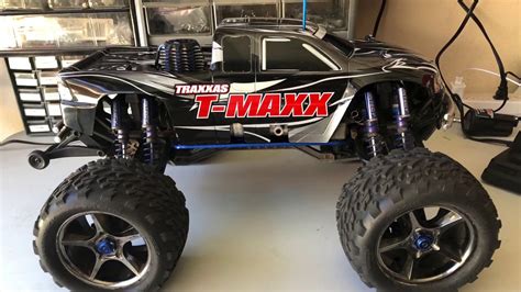 Traxxas T-MAXX 3.3 (4909) Speed Runs & Wheelies! - YouTube