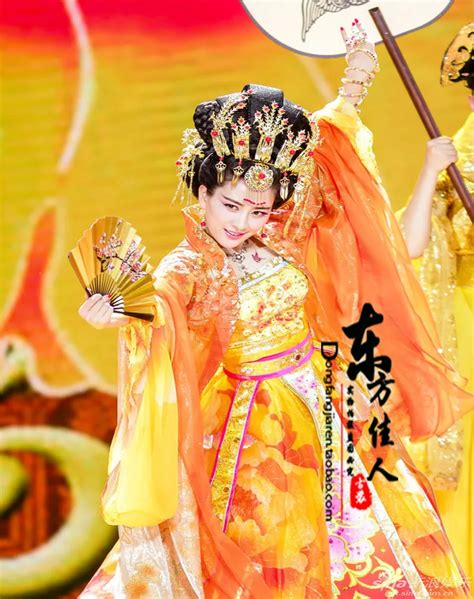 2017 Spring Gala Tang Princess Yang Guifei Gorgeous Stage Peformance ...