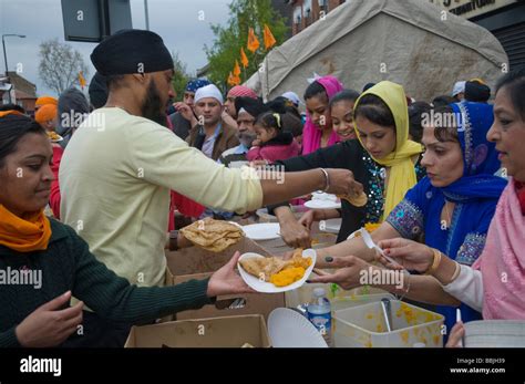 Many stalls give out free food to people in the Vaisakhi procession in ...