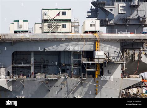 Uss enterprise cvn 65 hi-res stock photography and images - Alamy