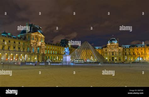 Louvre museum night paris hi-res stock photography and images - Alamy